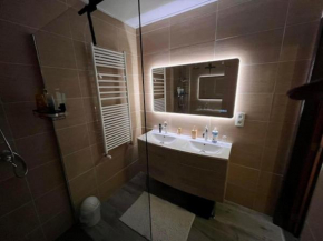 luxe vakantiewoning met jacuzzi en sauna Forêt d'Animaux
